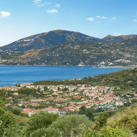 Il Giardino Dei Filosofi Ascea